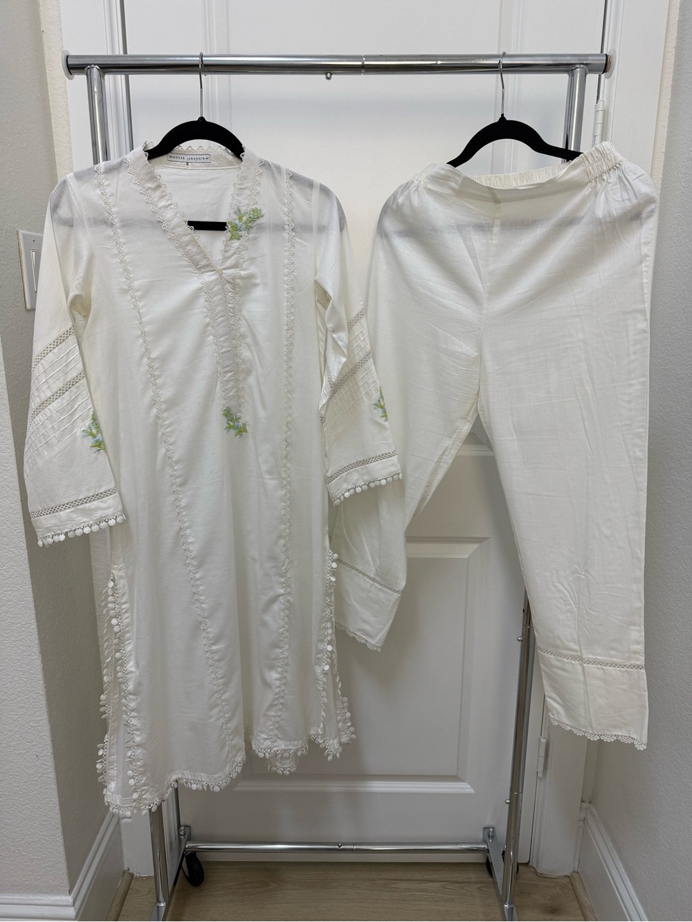 White Embroidered kurta and straight Pants Set Pakistani designer Ansab Jahangir
